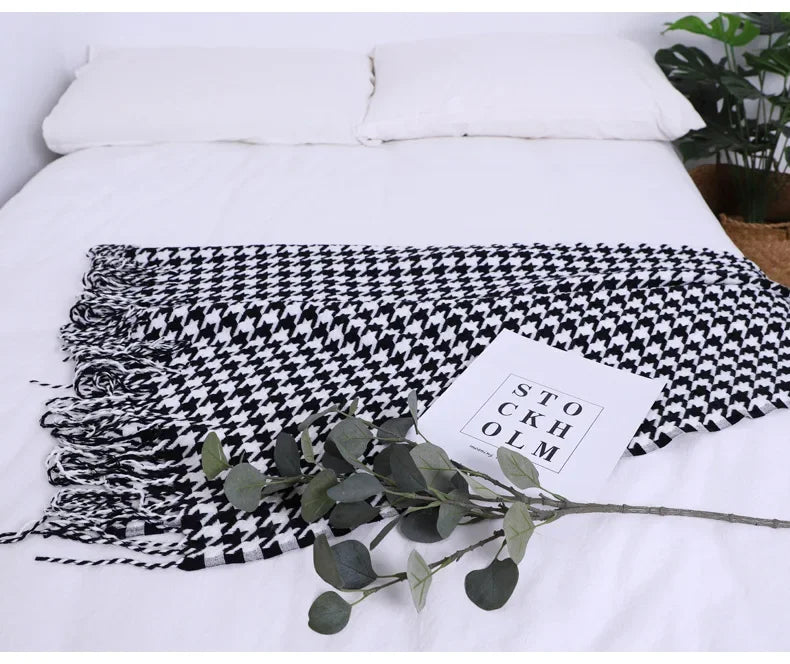 Black and white throw blanket Modern simple throw blanket black