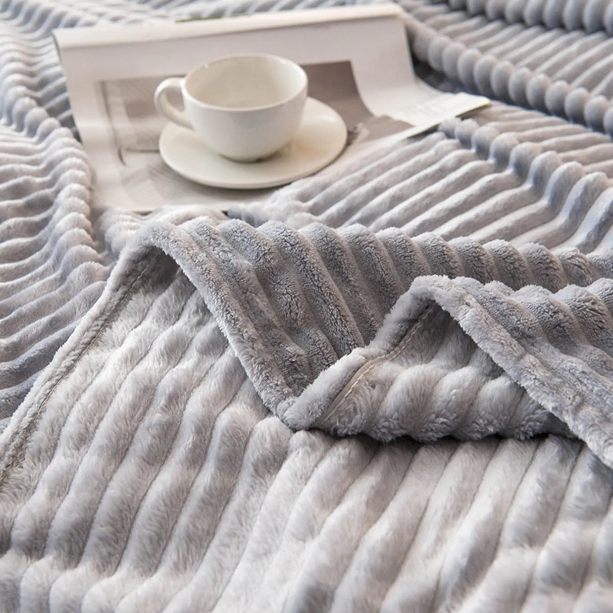 Solid Color Thickened Wide Striped Knitted Blanket