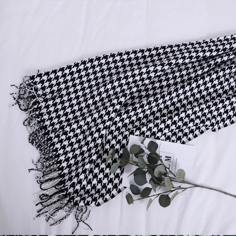 Black and white throw blanket Modern simple throw blanket black