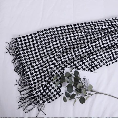 Black and white throw blanket Modern simple throw blanket black